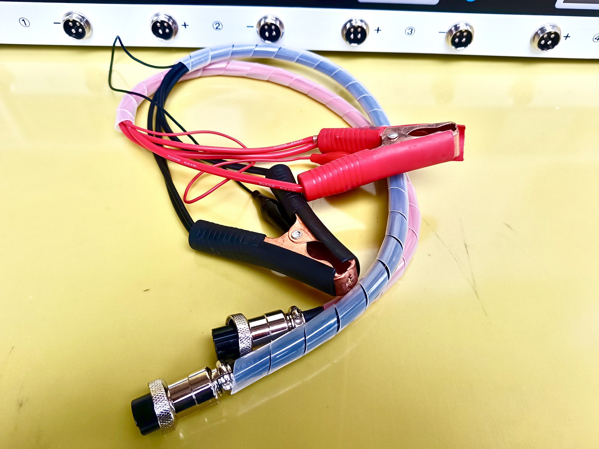 4 Channel Cell Charge/Discharge Machine 50A/50A